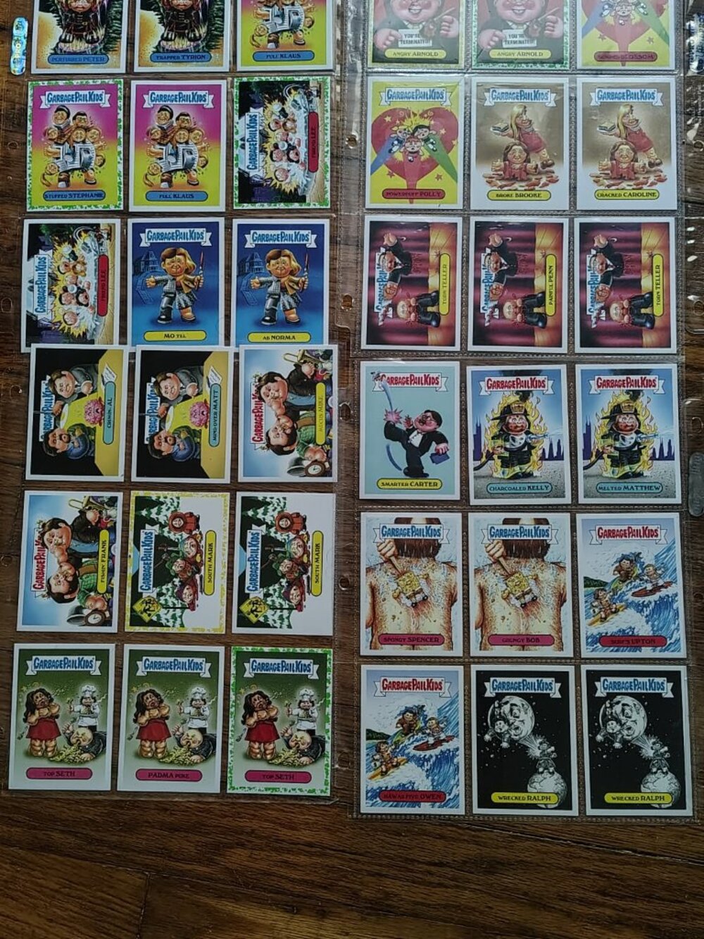 2016 Topps Garbage Pail Kids: Prime Slime Trashy TV set.